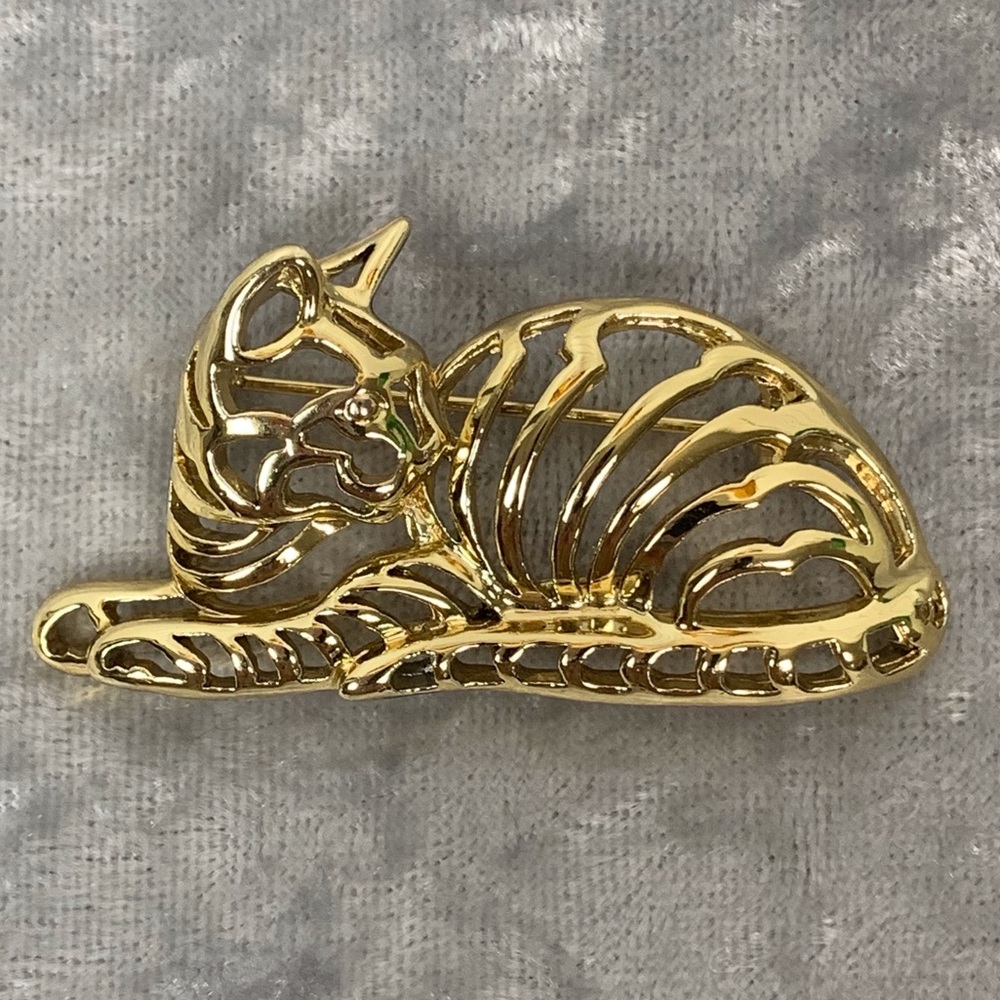 Vintage Danecraft Openwork Gold Tone Cat Brooch